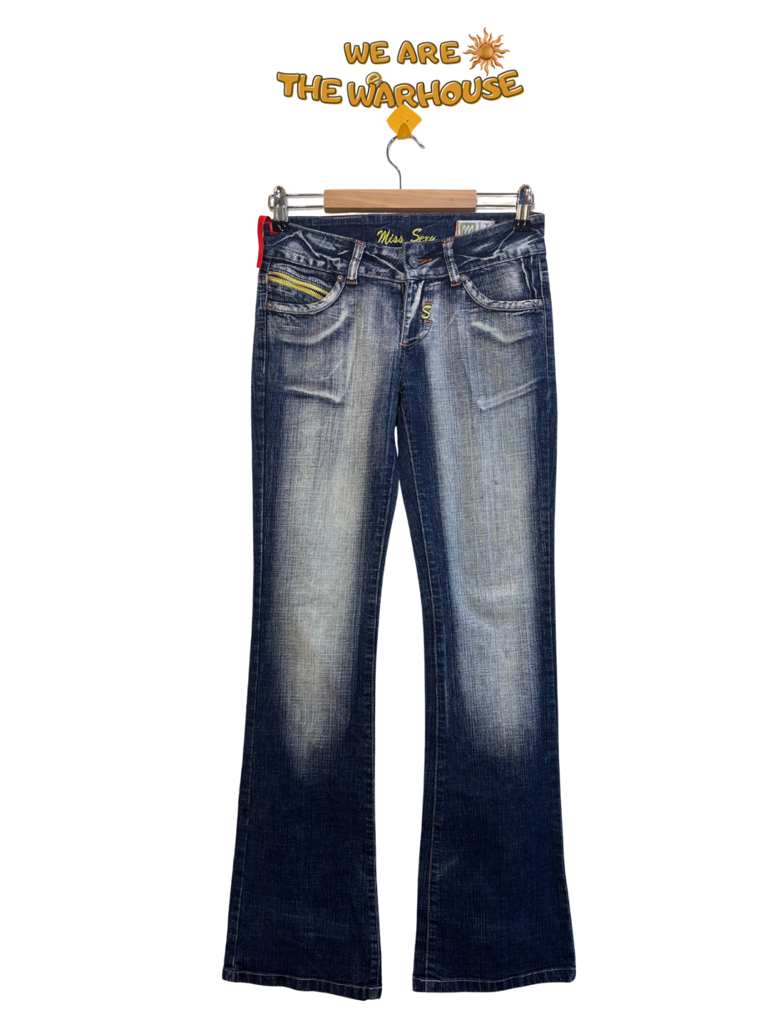 LOW RISE JEANS - W28 L32