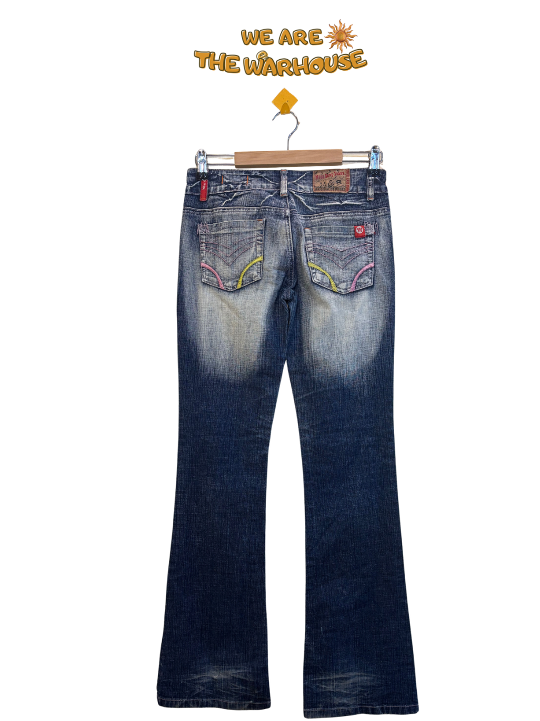 LOW RISE JEANS - W28 L32